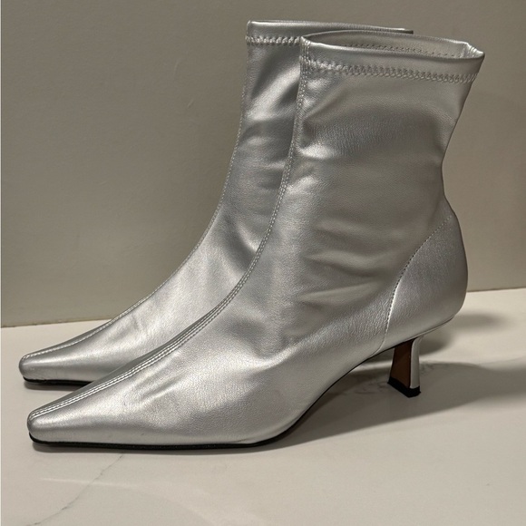 Angel Alarcon Pointed-Toe Kitten-Heel Boots - Picture 9 of 15